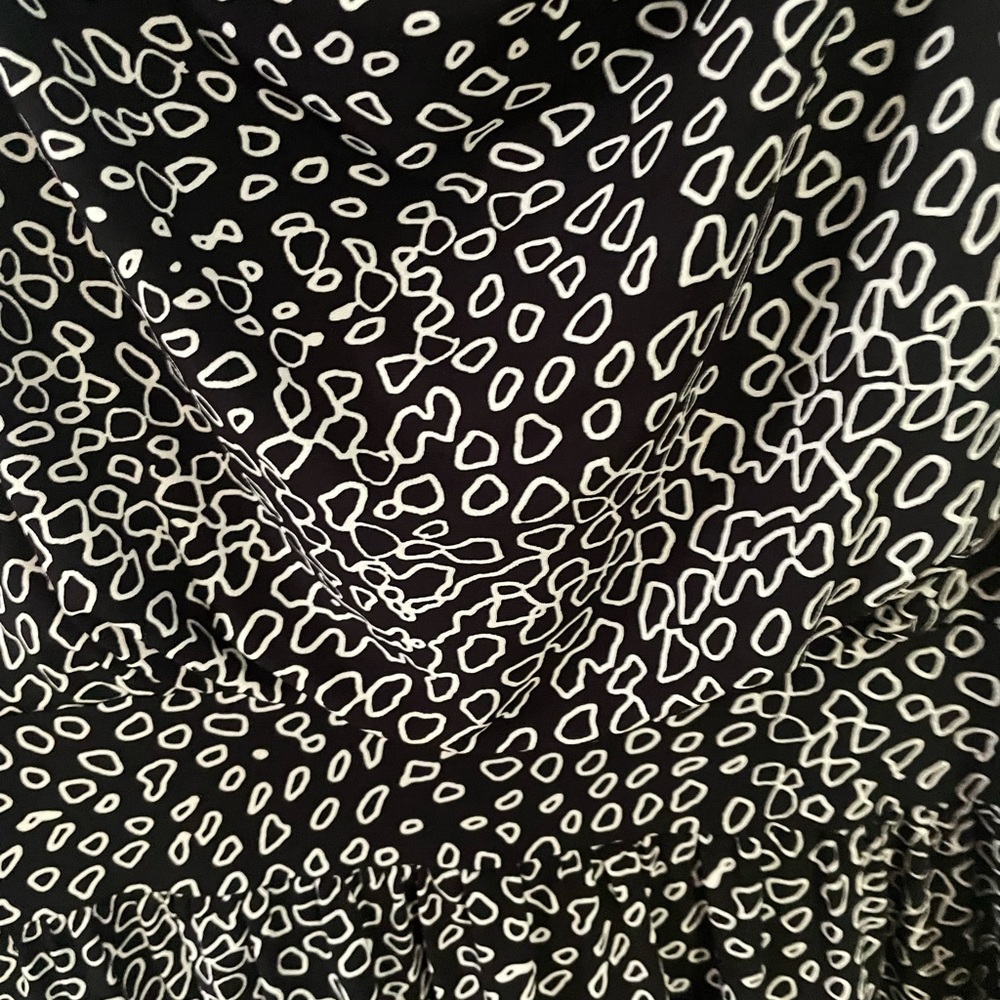 Chaus - Picture 4 of 6